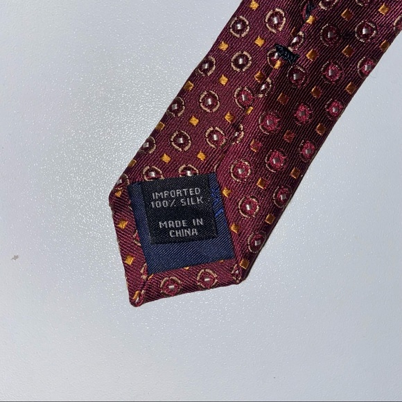 Jos. A. Bank men’s all silk tie dark red geometric - Picture 3 of 5